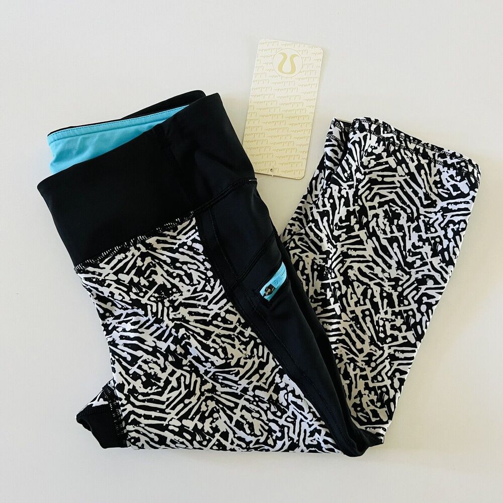 LULULEMON ATHLETICA Animal Print Black White Run: Top Speed Crop Leggings - US 6